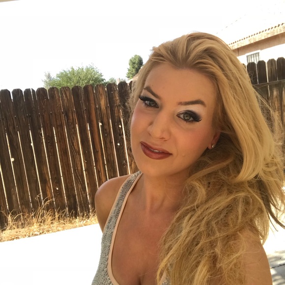 Meet your Posher - Picture 5 of 6